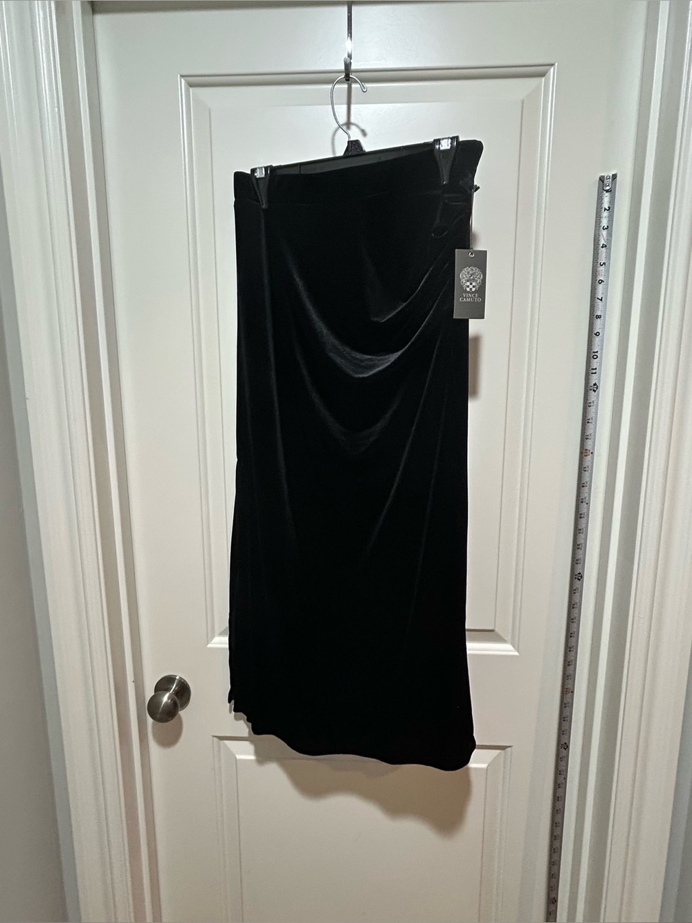 Vince Camuto NWT women’s size M Black Velvet draped to side Maxi Skirt with slit